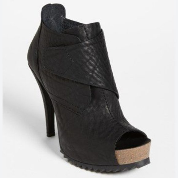 Pedro Garcia Ileen Bootie